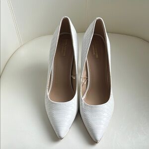 Elegant White Textured Women's Pumps